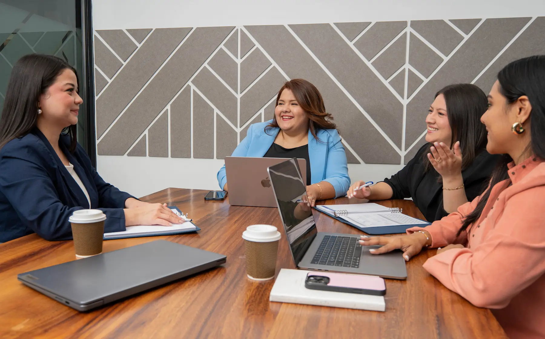 Equipo de Conexión Talento acompañando a una empresa en su estrategia de talento humano
